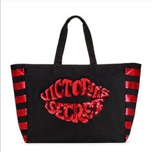 Victoria’s Secret limited edition Valentine’s tote